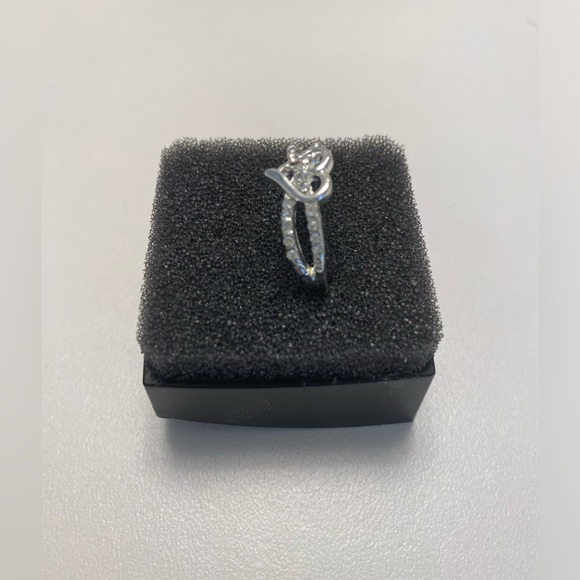 NEW Silver Infinity Cross Heart Ring - Picture 3 of 10